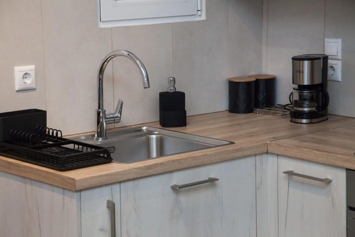 Elegant Urban Escape 1 Bd Apt In Kolonaki Lägenhet Aten Exteriör bild