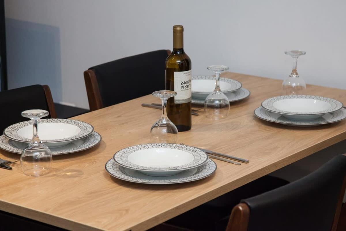Elegant Urban Escape 1 Bd Apt In Kolonaki Lägenhet Aten Exteriör bild