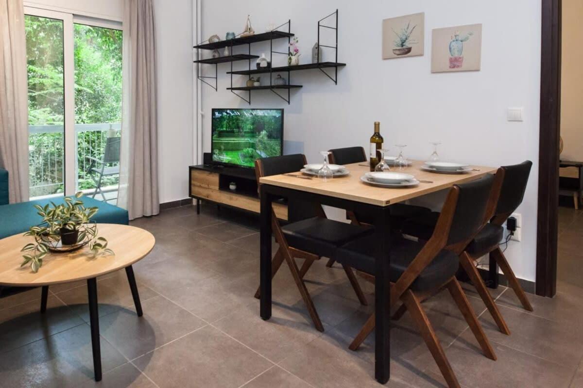 Elegant Urban Escape 1 Bd Apt In Kolonaki Lägenhet Aten Exteriör bild